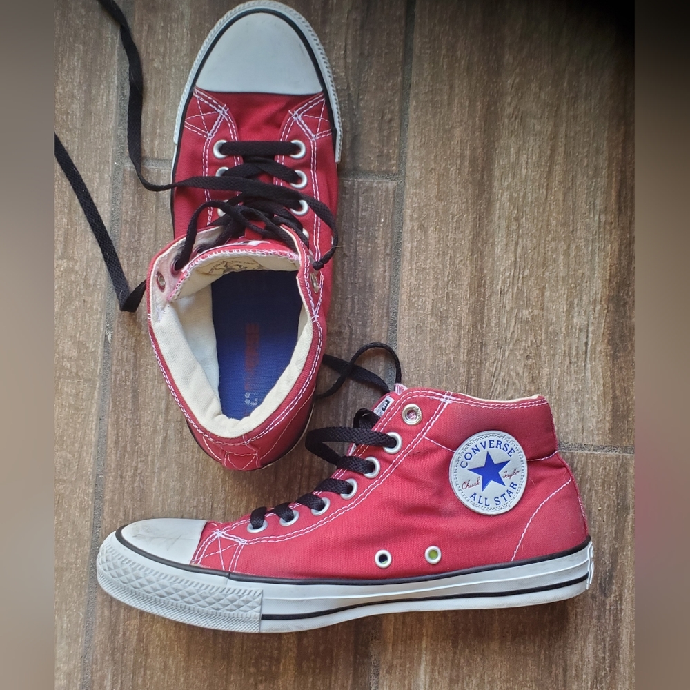 Converse Chuck Taylor All Star Men's Mid Skateboarding Sneakers.